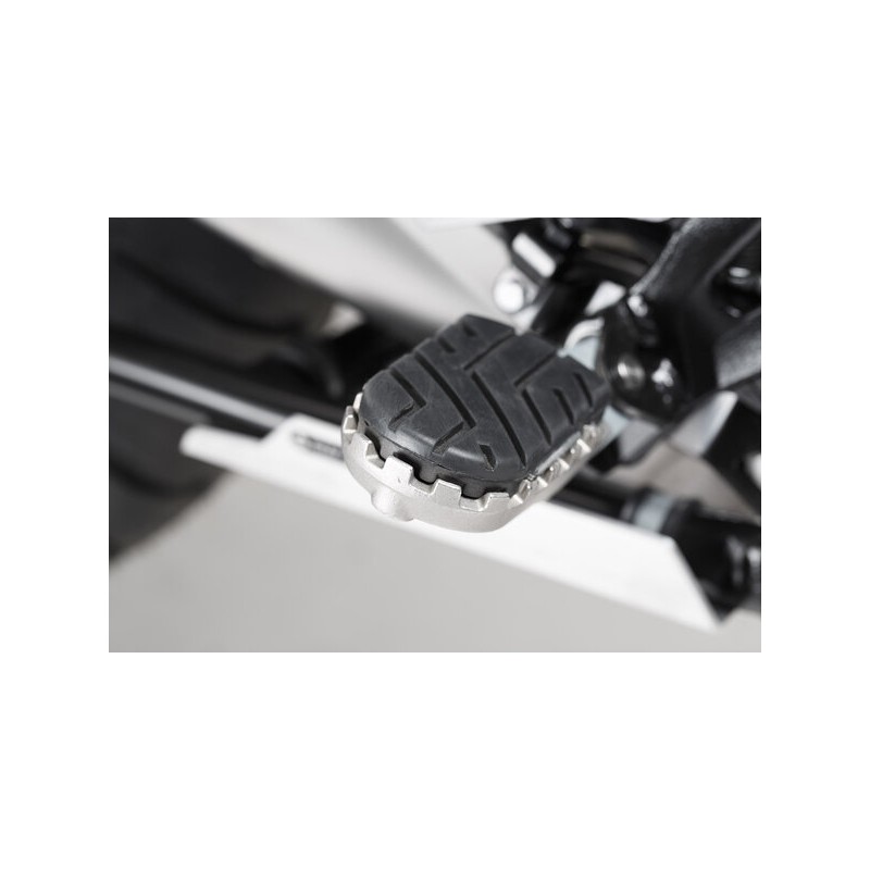 SW-MOTECH Wide Footpeg Kit for Honda XRV 650/750 (87-03), XL600V (87-96) / CRF1000L (16-17)