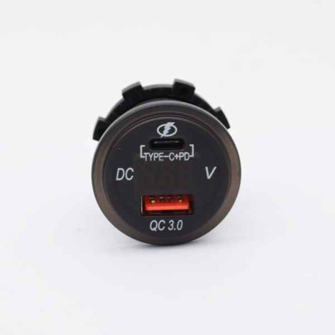 Lumeno QC3 USB Charger With Volt Meter & C-Type Port